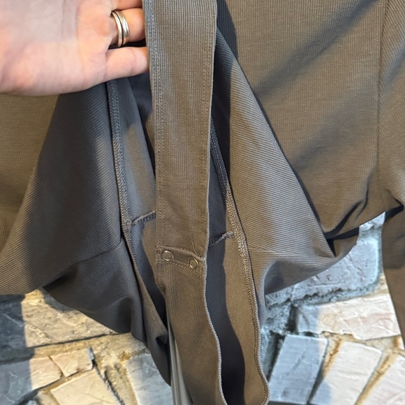 American Eagle Outfitters Charcoal Long Sleeve Blouse - Picture 5 of 5